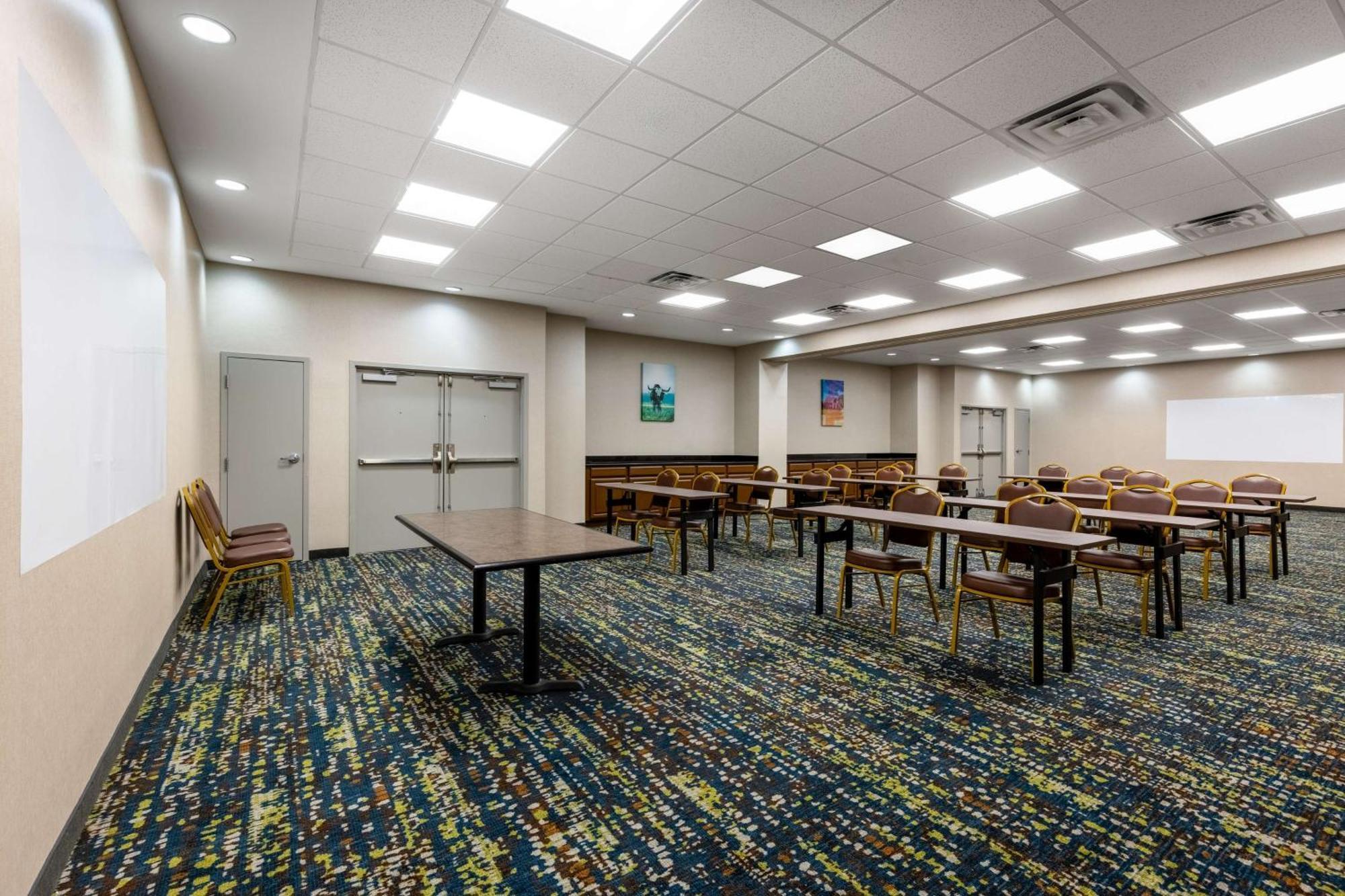 Hampton Inn & Suites Woodward Extérieur photo